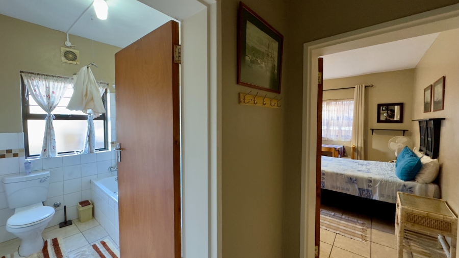 5 Bedroom Property for Sale in Strand North Western Cape